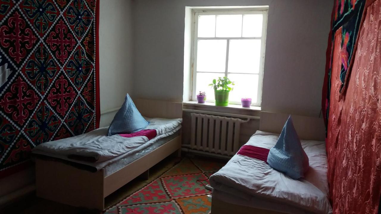 Happy Hostel In Kochkor Exterior photo