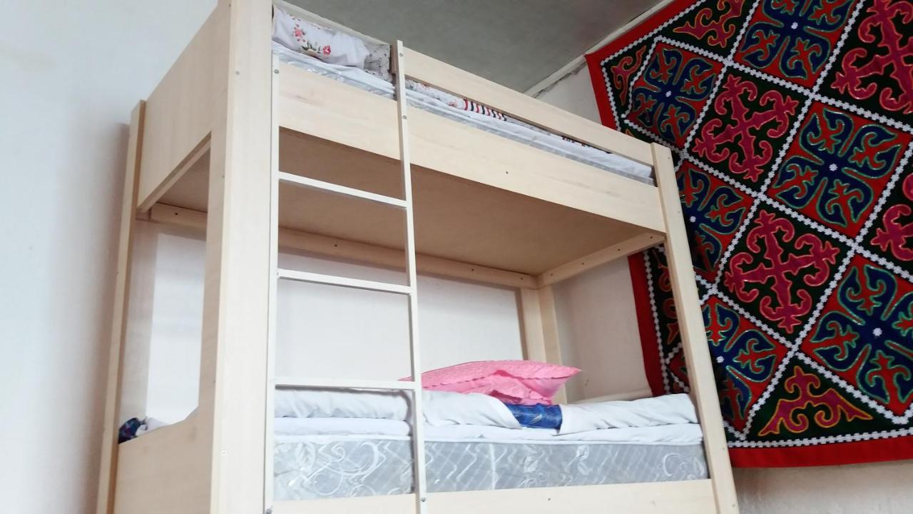 Happy Hostel In Kochkor Exterior photo