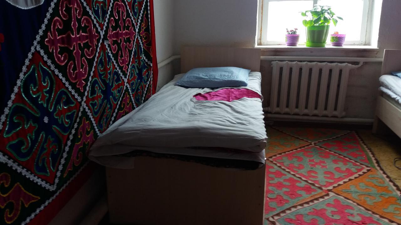Happy Hostel In Kochkor Exterior photo