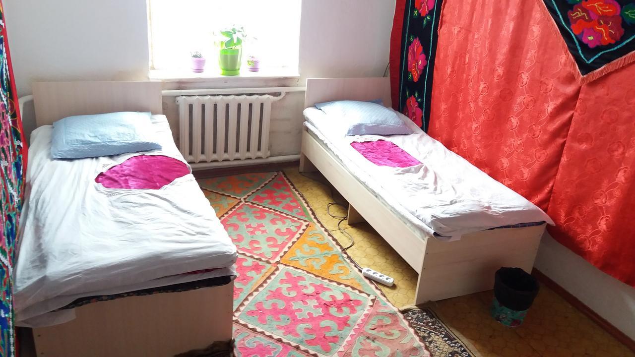 Happy Hostel In Kochkor Exterior photo