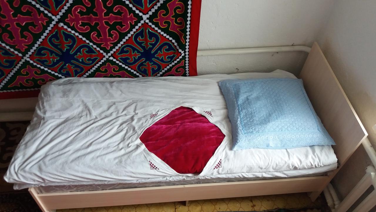 Happy Hostel In Kochkor Exterior photo