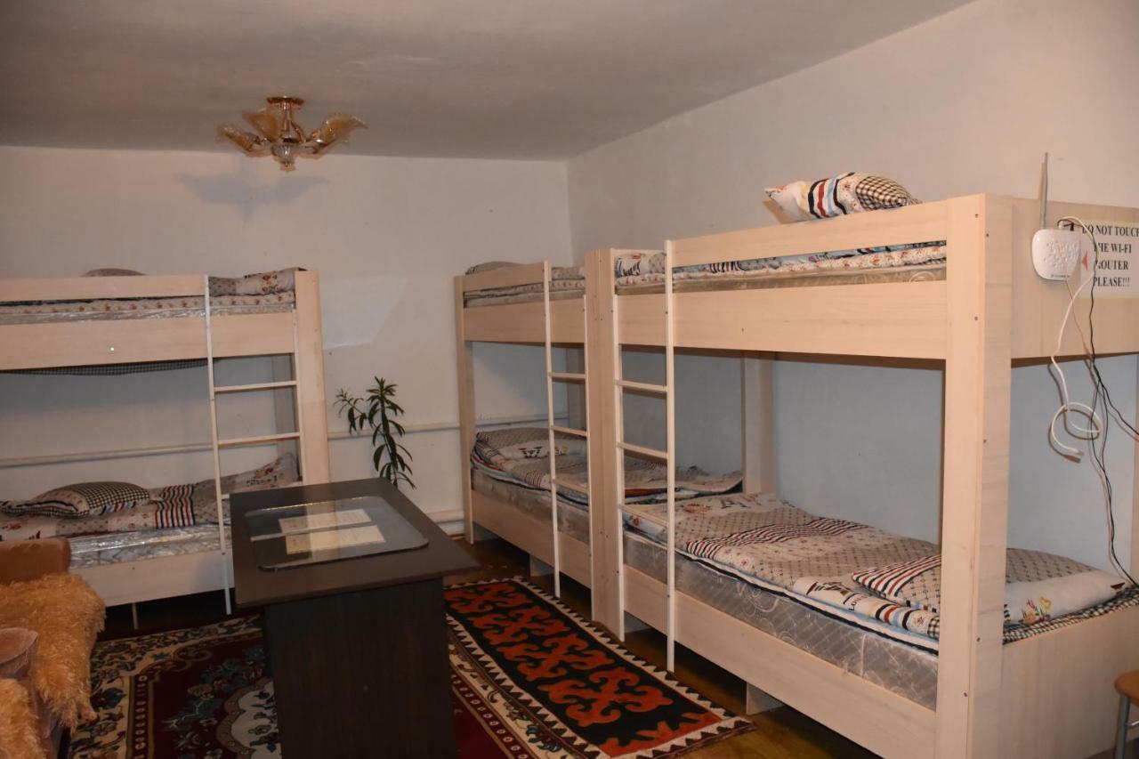 Happy Hostel In Kochkor Exterior photo