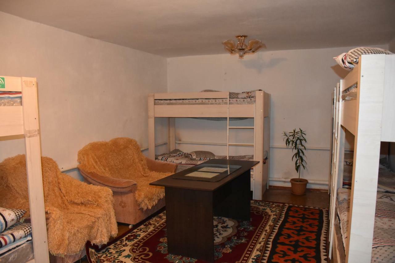 Happy Hostel In Kochkor Exterior photo
